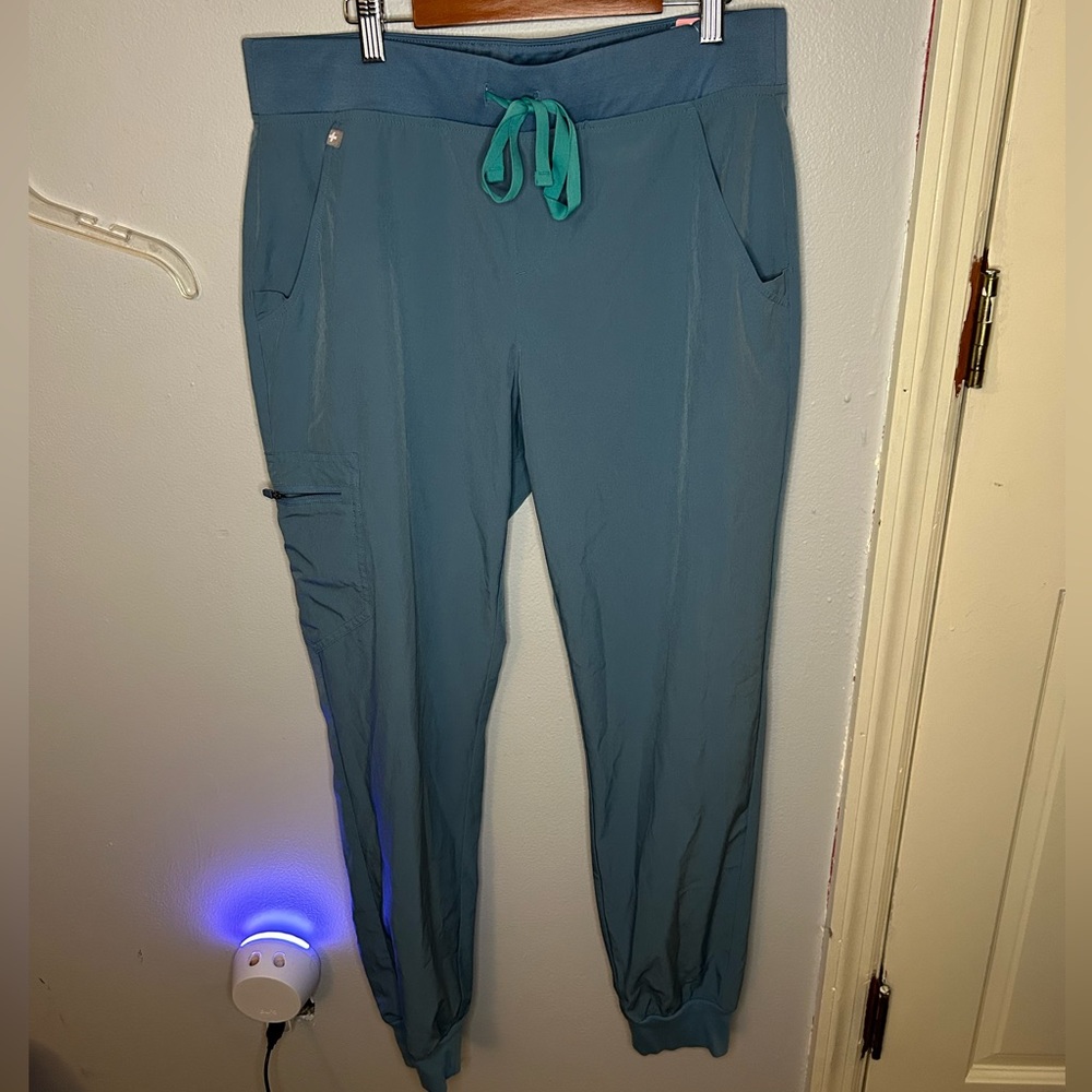 Figs Technical Collection Size Medium - image 1